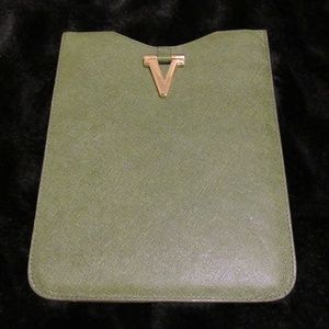 Vince Camuto iPad cover